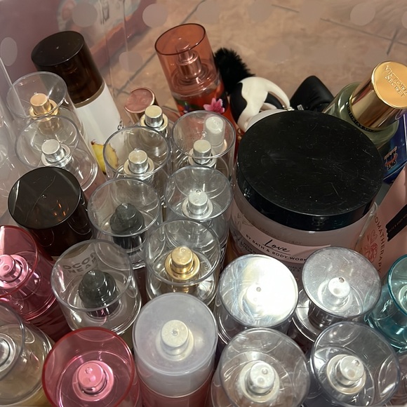 Bath&Body Works Haul *make offers* - Picture 2 of 6